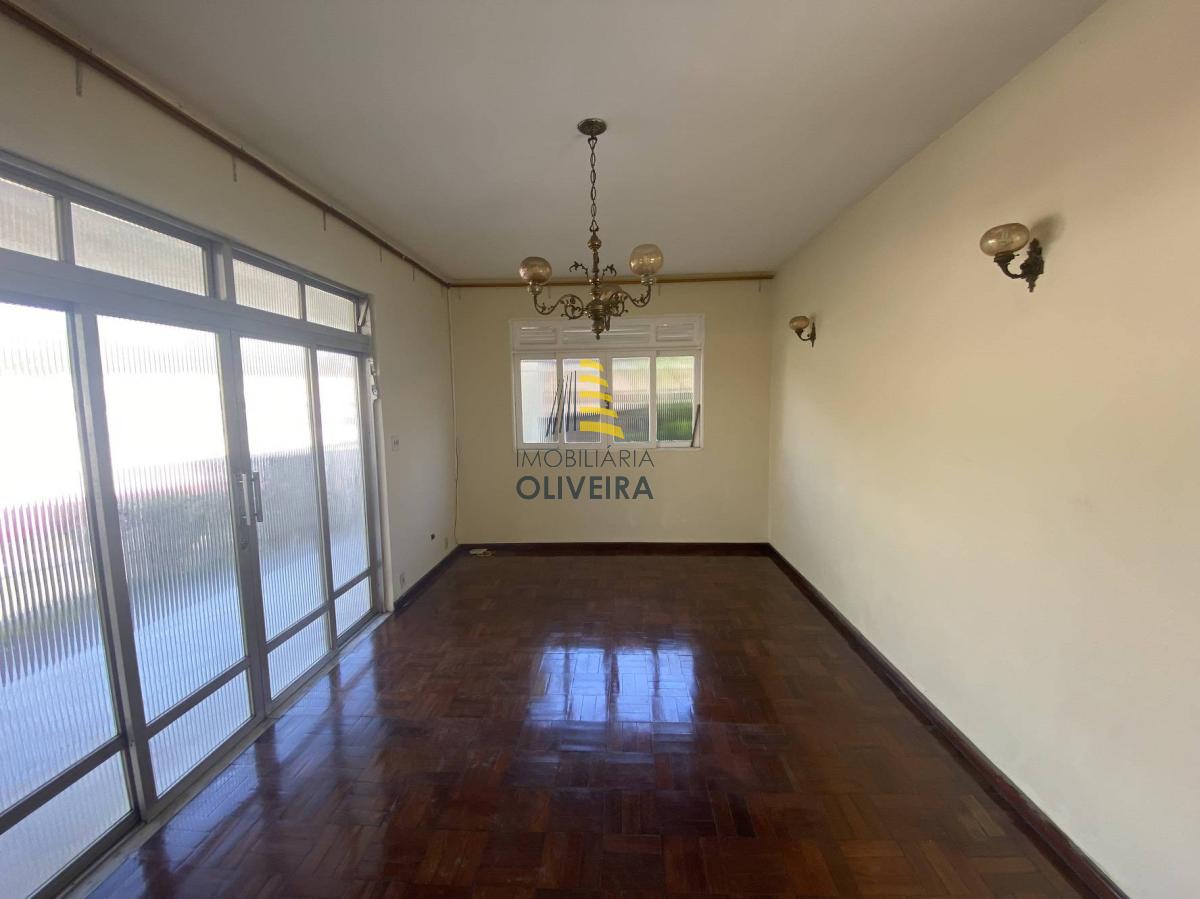 Duas casas - Vila Laroca - Imobiliária Oliveira